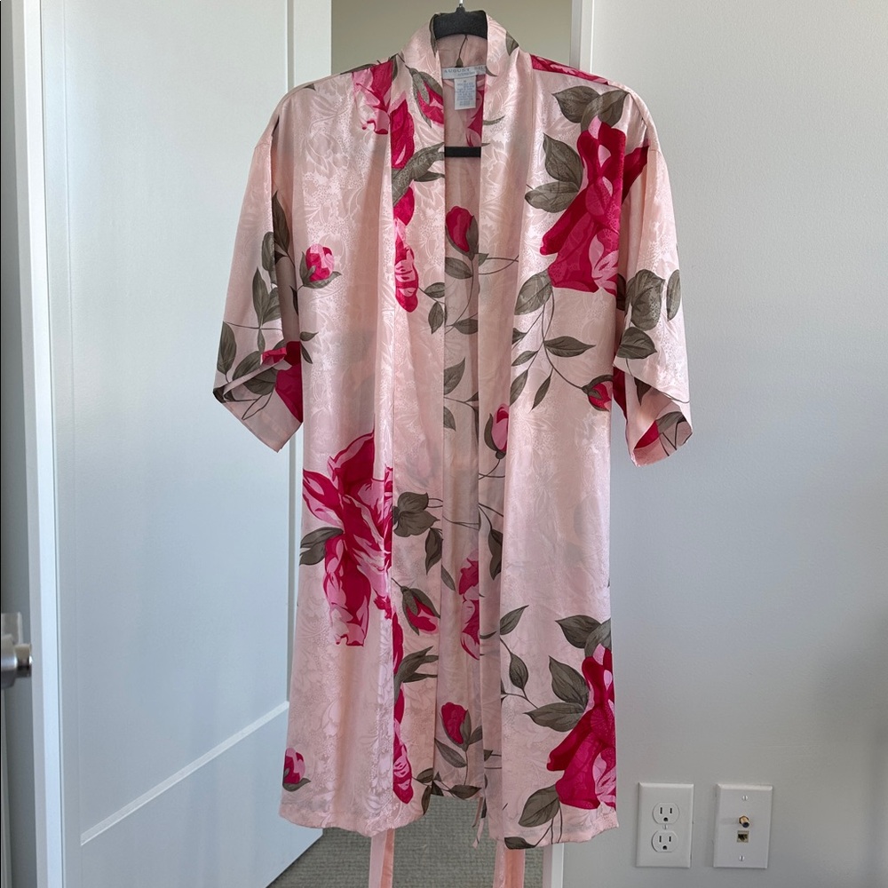 NWOT August Silk pink floral 100% silk robe kimono Womens Medium